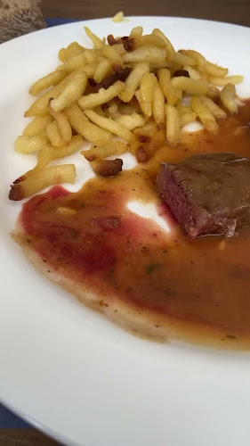 Opinii despre Chez Calzette - Buvette du FC Hauterive în Hauterive - Gastronomie und Hotellerie