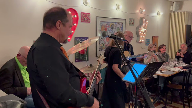 Opinii despre Café du Tessin în Carouge - Gastronomie und Hotellerie