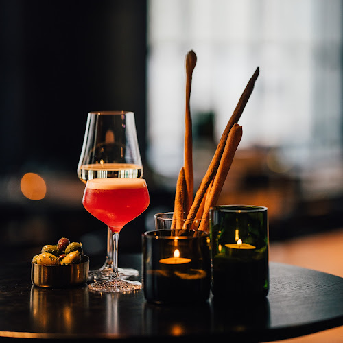 Comentarii opinii despre Vierte Wand