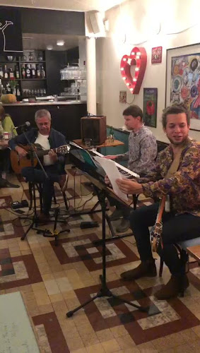 Opinii despre Café du Tessin în Carouge - Gastronomie und Hotellerie