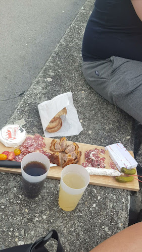 Opinii despre Bar La Générale în Pully - Gastronomie und Hotellerie