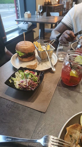 Opinii despre Fountain Steakhouse în Collombey - Gastronomie und Hotellerie