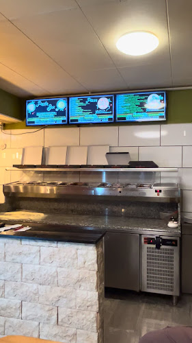 Opinii despre Pizzeria la Piccola în St. Gallen - Gastronomie und Hotellerie