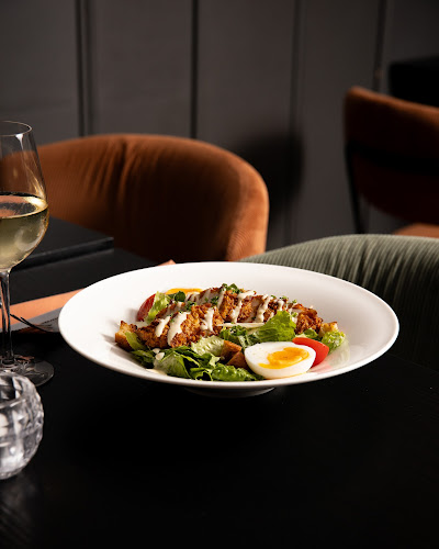 Demi Lune Café - Gastronomie und Hotellerie