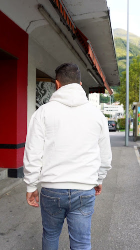 Opinii despre You Poke Bellinzona în Bellinzona - Gastronomie und Hotellerie