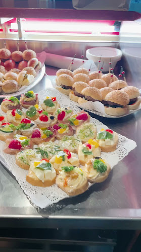 Opinii despre Boulangerie Patisserie Tea room of Onex în Onex - Gastronomie und Hotellerie