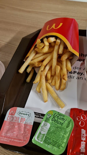 Opinii despre McDonald's în Zürich - Gastronomie und Hotellerie