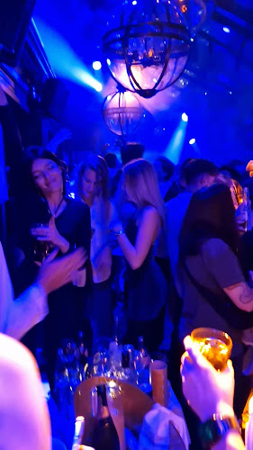 Penthouse Roof Top Bar – 360° View