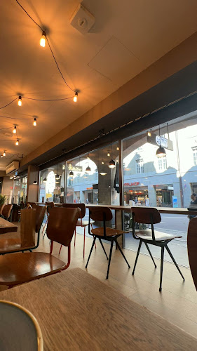 Opinii despre Tchibo Kaffeehaus Max în Bern - Gastronomie und Hotellerie