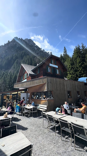 Opinii despre Bergwirtschaft zur Alpgschwänd în Sarnen - Gastronomie und Hotellerie