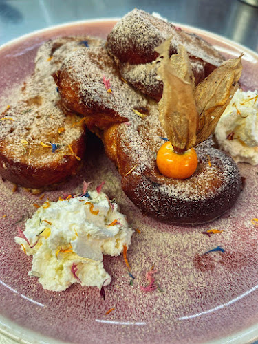 The Aarburg Hotel & Café