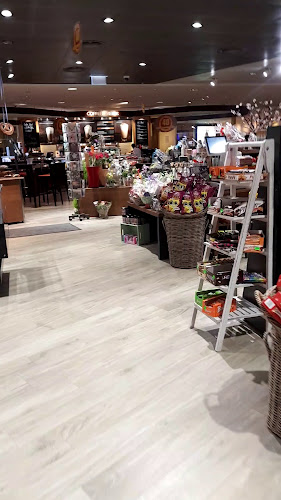 Götzisbodenweg 22, Raststätte Shoppingbrücke A2, 4133 Pratteln