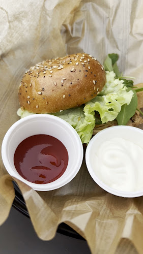 Opinii despre HolyCow! Gourmet Burger Co. GRANCIA în Grancia - Gastronomie und Hotellerie