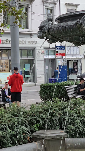 Opinii despre Bäckerei Hug - Zürich Stadelhoferplatz în Zürich - Gastronomie und Hotellerie