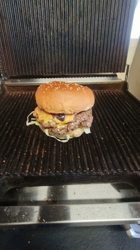 Opinii despre Thivii's Burger & Co. în Embrach - Gastronomie und Hotellerie