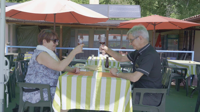 Opinii despre Chez Calzette - Buvette du FC Hauterive în Hauterive - Gastronomie und Hotellerie