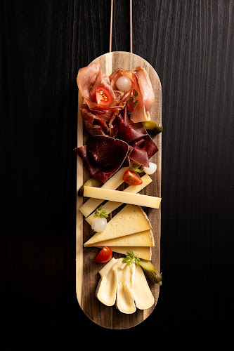 Demi Lune Café - Gastronomie und Hotellerie