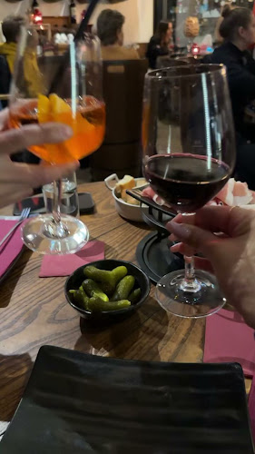 Opinii despre La Taverne Bar a Vins et Tapas în Geneva - Gastronomie und Hotellerie