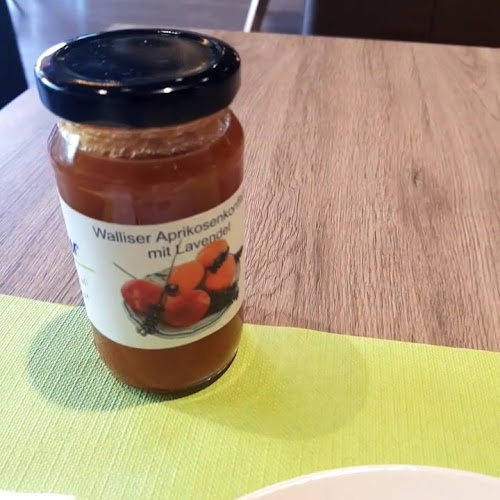 Opinii despre Bäckerei-Konditorei-Restaurant Räber în Freienbach - Gastronomie und Hotellerie