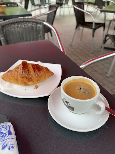 Opinii despre Boulangerie le P'tit Prince de Troinex în Troinex - Gastronomie und Hotellerie