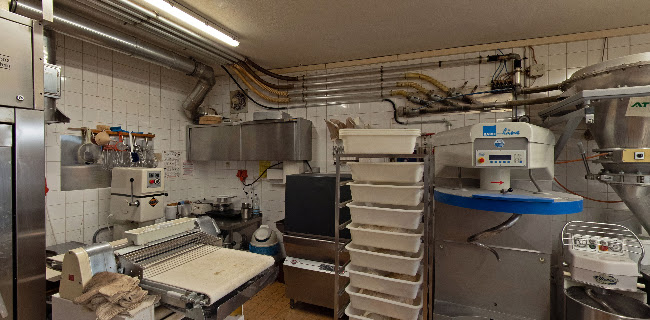 Opinii despre Bäckerei-Konditorei-Cafe Kunzelmann în Riehen - Gastronomie und Hotellerie