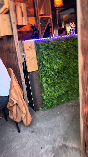 Opinii despre Pizzeria Calabria Dai 3 Fratelli Scalea în Geneva - Gastronomie und Hotellerie