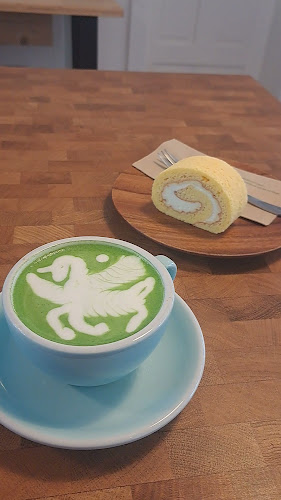 Opinii despre Ombak Coffee (ex Omnia Coffee) în Zürich - Gastronomie und Hotellerie