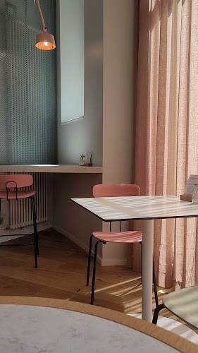 Opinii despre Madeleine - Café, Livres & Co în Lausanne - Gastronomie und Hotellerie