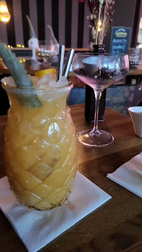 Opinii despre OscarOne Bar & Lounge în Aarau - Gastronomie und Hotellerie