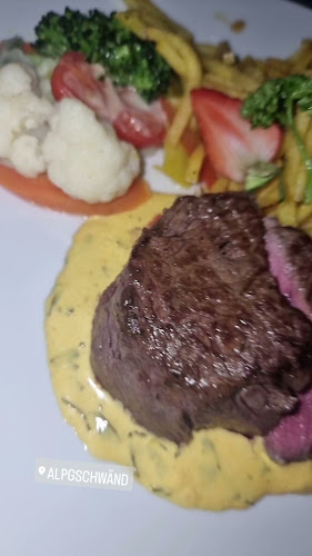 Opinii despre Bergwirtschaft zur Alpgschwänd în Sarnen - Gastronomie und Hotellerie