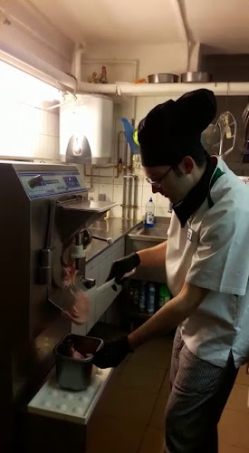 Opinii despre Angolo Dolce • Caffé-Bar • Pasticceria • Gelateria • Ristorante în Liestal - Gastronomie und Hotellerie