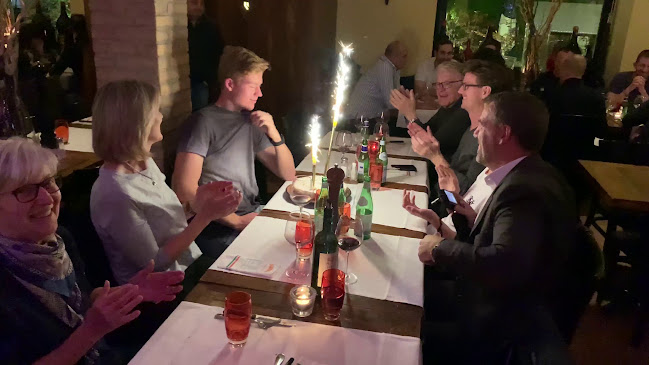 Opinii despre Azzurro în Zürich - Gastronomie und Hotellerie