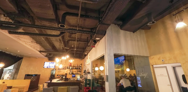 Opinii despre People's Bar & Lounge Bern în Bern - Gastronomie und Hotellerie