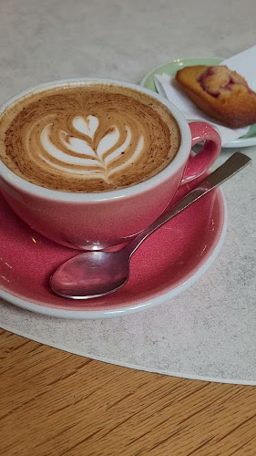 Madeleine - Café, Livres & Co