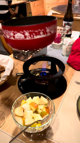 Opinii despre Skihütte Aeschiried în Aeschiried - Gastronomie und Hotellerie