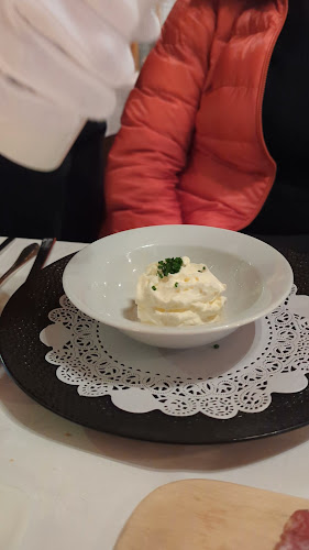 Opinii despre Speiserestaurant Adler în Schindellegi - Gastronomie und Hotellerie