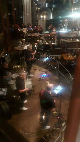 Opinii despre Kohldampf Restaurant & Bierbar im Cinedome Abtwil în Abtwil SG - Gastronomie und Hotellerie