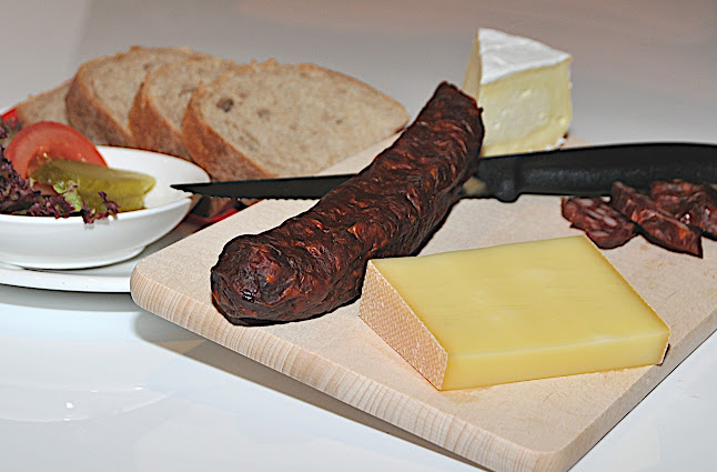 Opinii despre Wildi's Dorfcafé - Restaurant-Café în Morschach - Gastronomie und Hotellerie