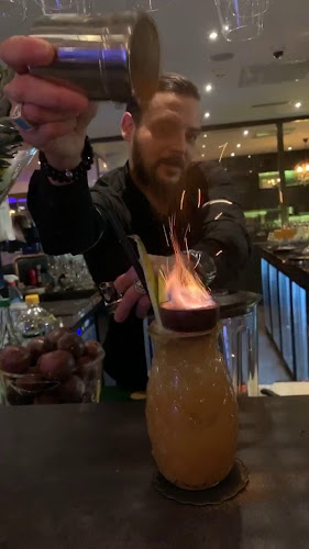 Opinii despre La Rive Lounge Bar în Morges - Gastronomie und Hotellerie