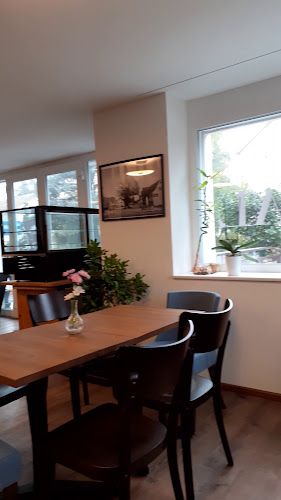 Opinii despre Cafe & Bistro Central în Allschwil - Gastronomie und Hotellerie