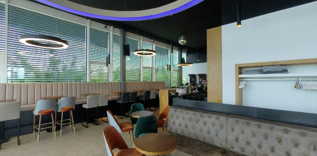 Tesla Bar & Lounge - Gastronomie und Hotellerie
