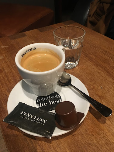Comentarii opinii despre Einstein – café & bel étage