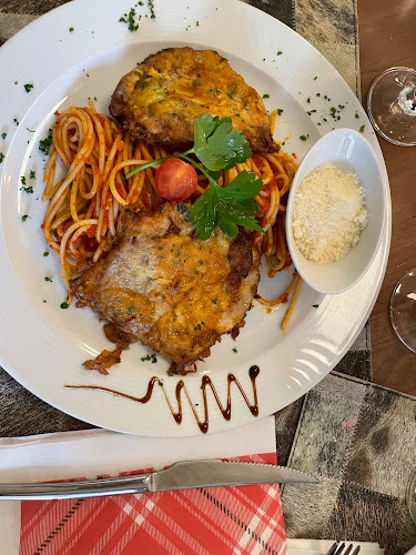 Opinii despre Restaurant Pizzeria Pfauen în Biel - Gastronomie und Hotellerie