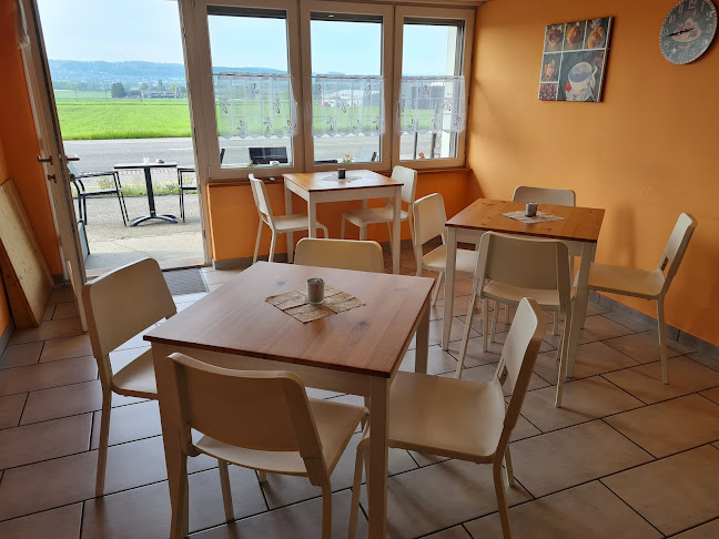 Tina’s Muffins Café and Bakery - Gastronomie und Hotellerie