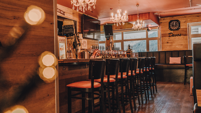 Mountain`s Akt Diner & Bar & Biergarten