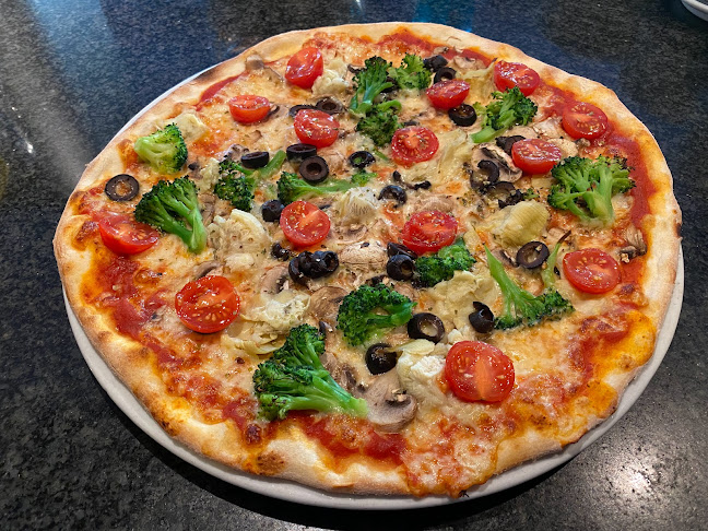 Opinii despre Ristorante Pizzeria La Fontana în Wangen-Brüttisellen - Gastronomie und Hotellerie