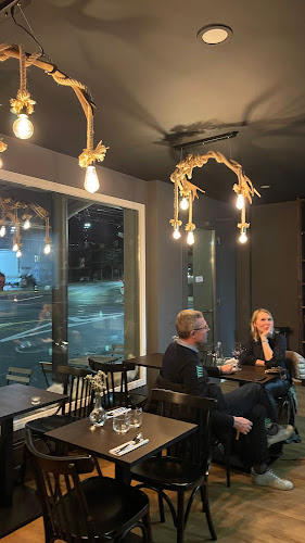 Opinii despre Arctika Restaurant Zürich în Zürich - Gastronomie und Hotellerie