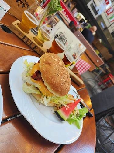 Mountain`s Akt Diner & Bar & Biergarten - Gastronomie und Hotellerie