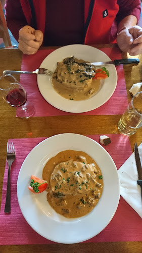 Opinii despre Pinte de Pierre-à-Bot în Neuchâtel - Gastronomie und Hotellerie