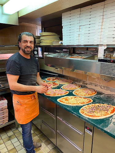 Opinii despre Pizzeria Rössli în Dussnang - Gastronomie und Hotellerie